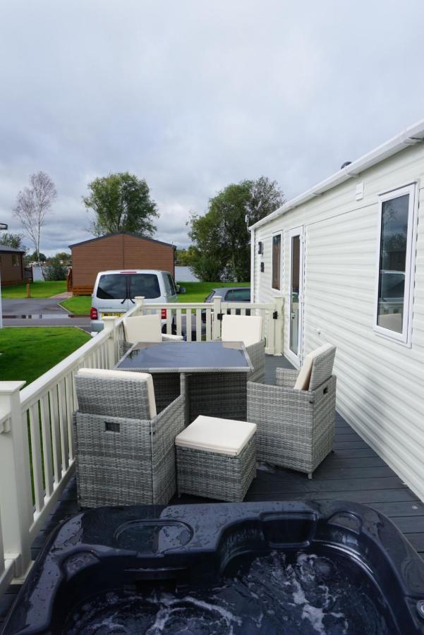 Mpoint36 At Tattershall Lakes Hot Tub Lake Views 3 Bedrooms 外观 照片